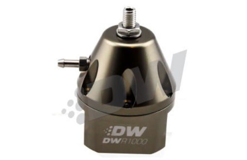 Billede af DeatschWerks DWR1000 brændstofregulator 4x AN8 ORB / 1x AN6 ORB