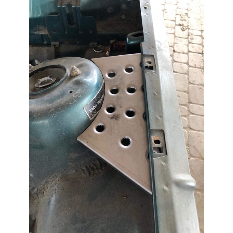 E30 side Strut tower reinforcement Qualitec.dk