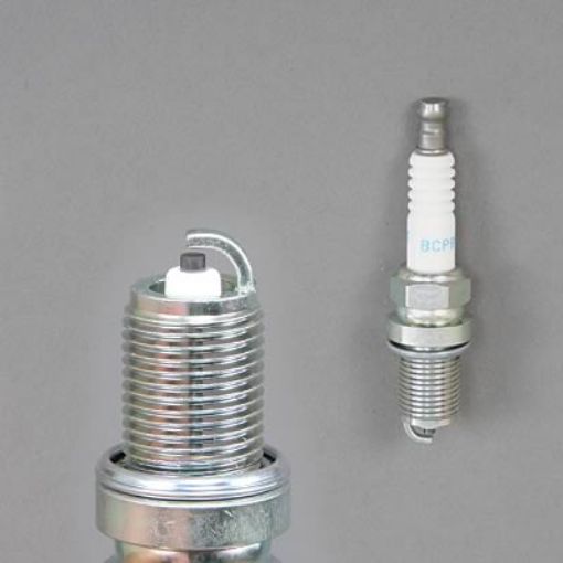 Billede af NGK BCPR7ES tændrør varmegrad 7 til 2JZ, RB26, 4G63, EJ25, SR20 og B230